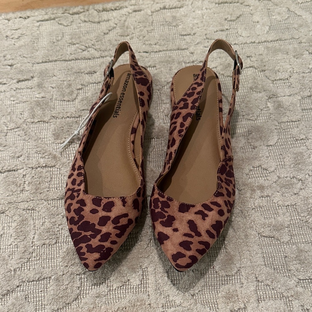 Amazon Essentials Women's Animal Print Slingback Flats